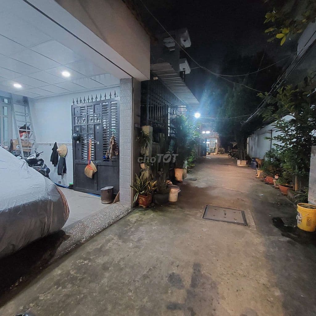 Nhà 4x20,2 tầng hẻm ôtô kế Trường Chinh chợ Lạc Quang