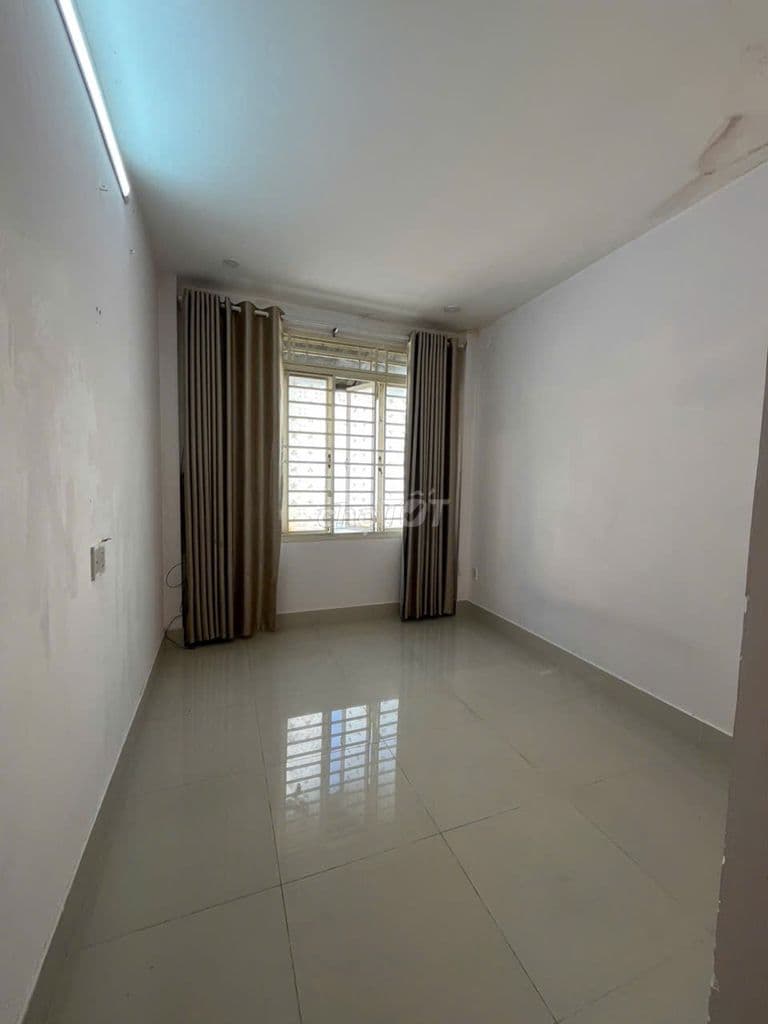BÁN NHÀ 4 TẦNG - HẺM 39 HUỲNH VĂN BÁNH ,P.17, PHÚ NHUẬN - CÁCH MT 30M