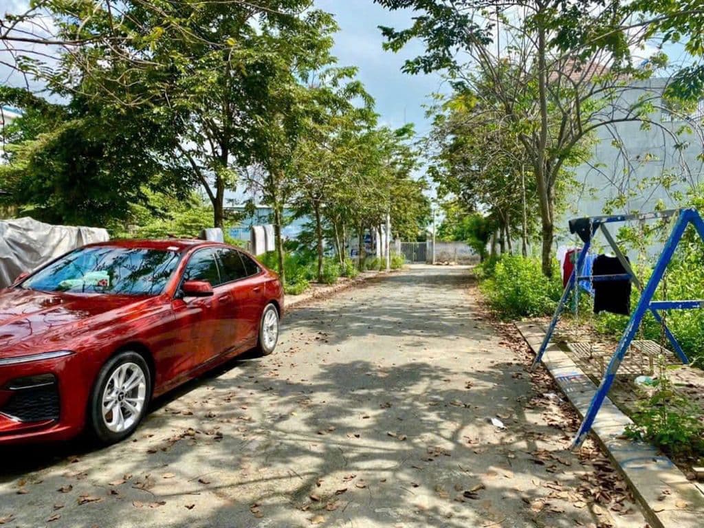 CHỦ HẠ 200TR BÁN LÔ ĐẤT 1 SẸC NGUYỄ XIỂN NGAY VINQ9.