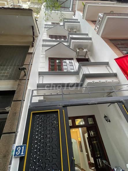 bán nhà 6 phòng ngủ đường Nguyễn Đình Hoàn
