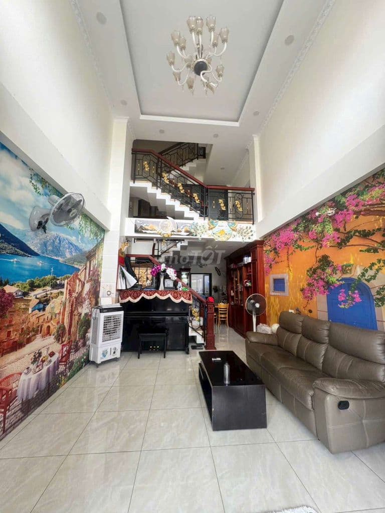 Cần bán nhà P TTN Q12 DT 4 x15 1 trệt 1 lửng 2 lầu 5PN 5WS