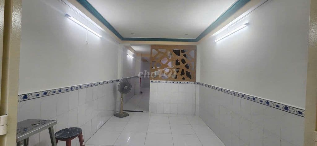 Sát vách Q1 - HXH - Dt 40m2 x 2 tầng BTCT vô ở ngay. Chỉ 4,99 tỷ tl - Ảnh 2
