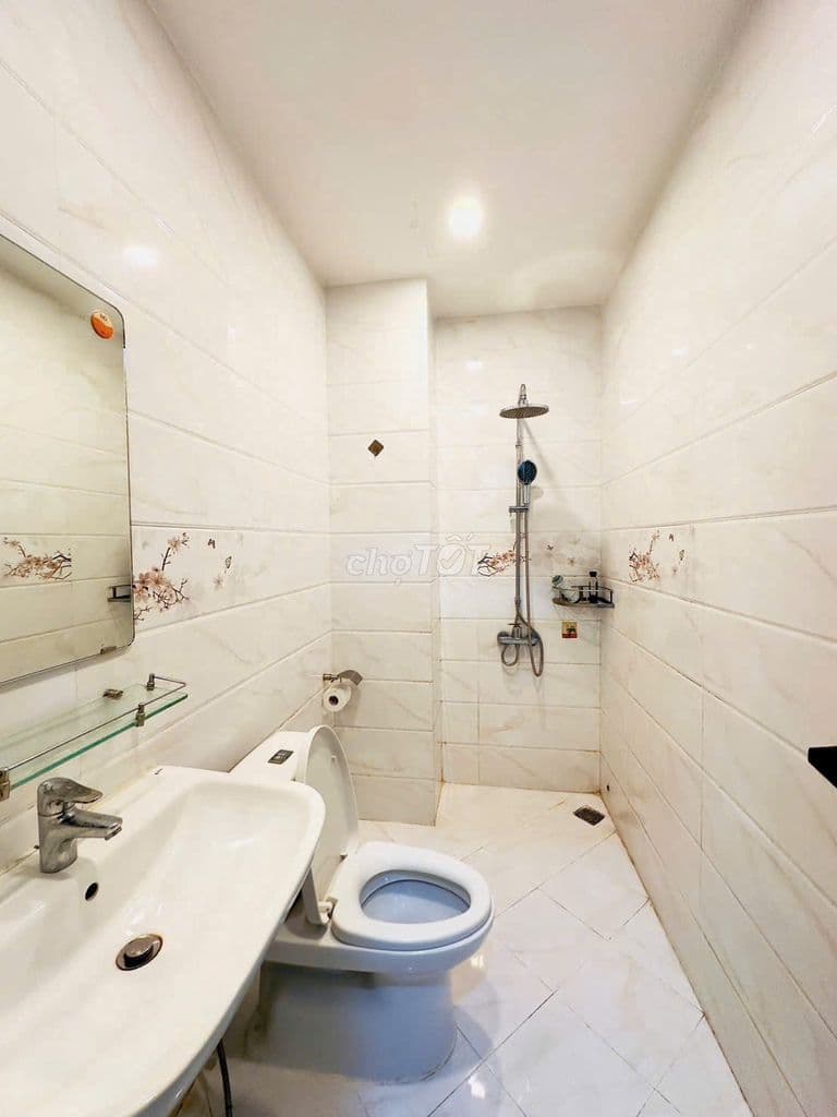 Giảm sâu gần 200tr. Căn 50.4m Bùi Đình Túy xây 1 trệt 3 lầu. Hẻm oto - Ảnh 3