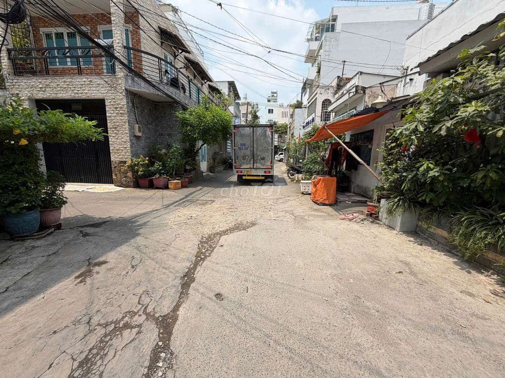 nhà bề ngang hiếm 5.8m mặt tiền đường số phường 4 Q8