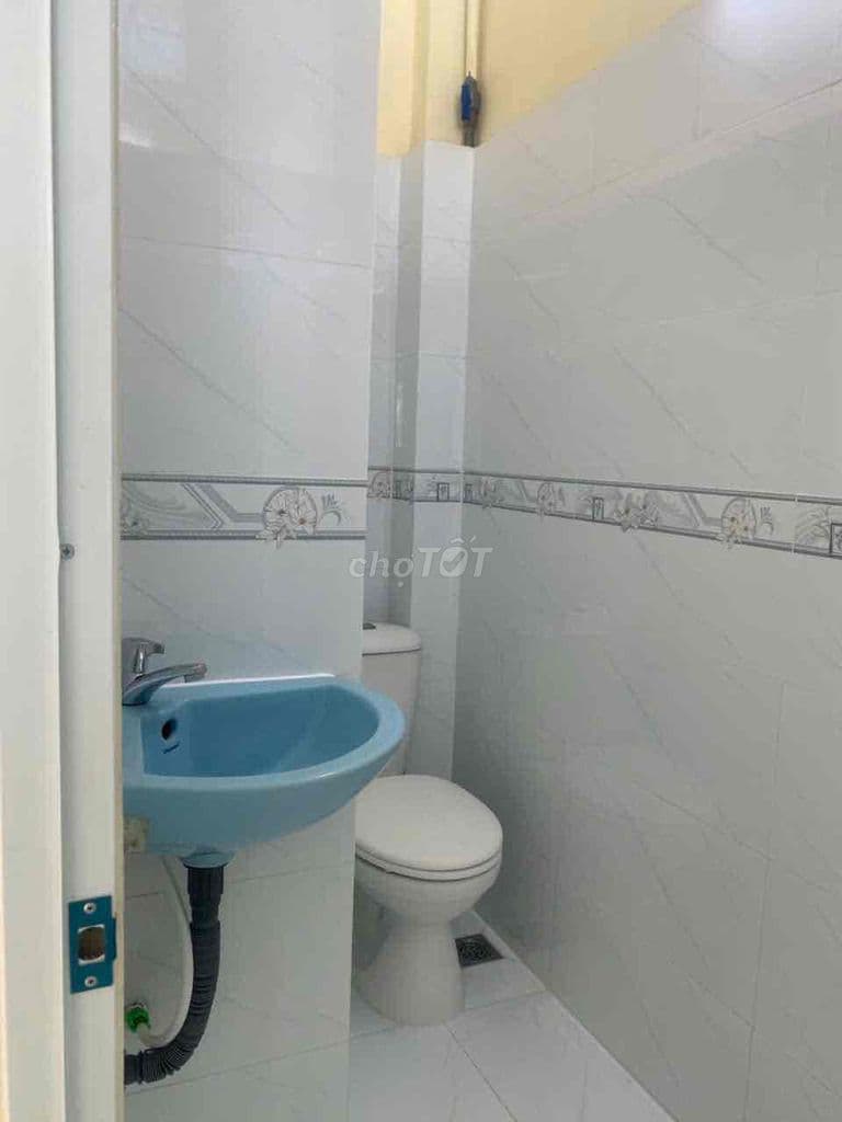 Nhà đẹp ở ngay,có 2 phòng ngủ. DT 4 x 12m - Ảnh 3