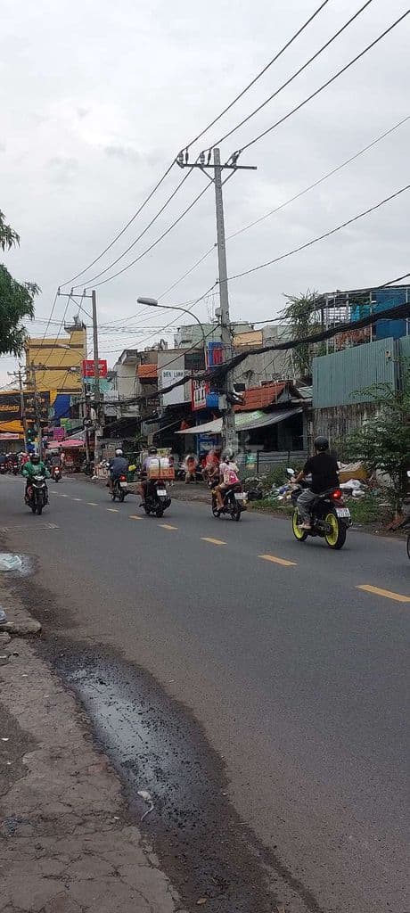 Nhà mới ngay Tô Hiệu, gần Ngã tư Bốn xã, KDC đông đúc. - Ảnh 2