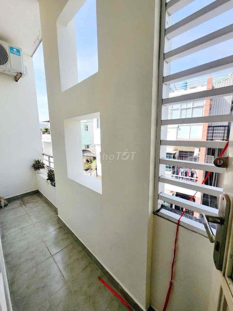 CĂN HỘ DV 2 PHÒNG NGỦ RỘNG 65m2 - GIÁ RẺ - CÓ BAN CÔNG FULL NỘI THẤT