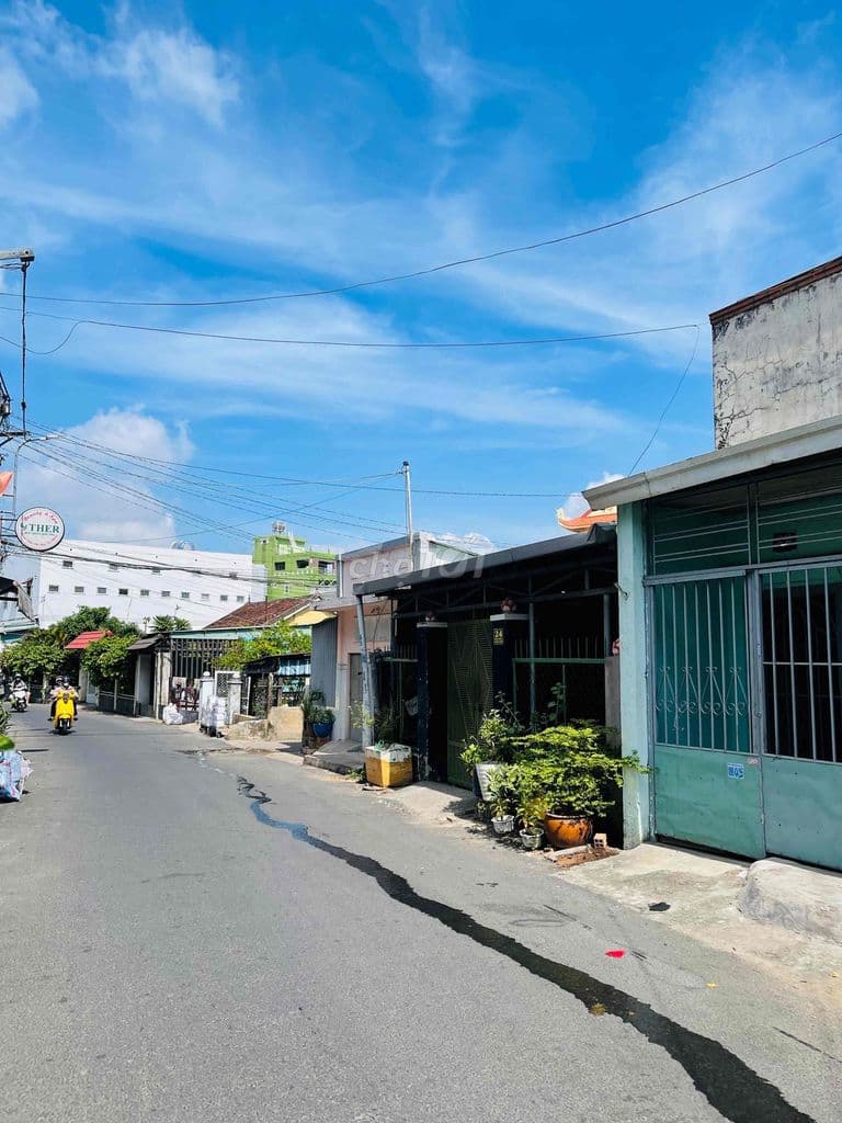 NHÀ MT NGAY TÔ NGỌC VÂN PHẠM VĂN ĐỒNG ,NGANG 4.3 NỞ HẬU,GPXD 5 TẦNG - Ảnh 2
