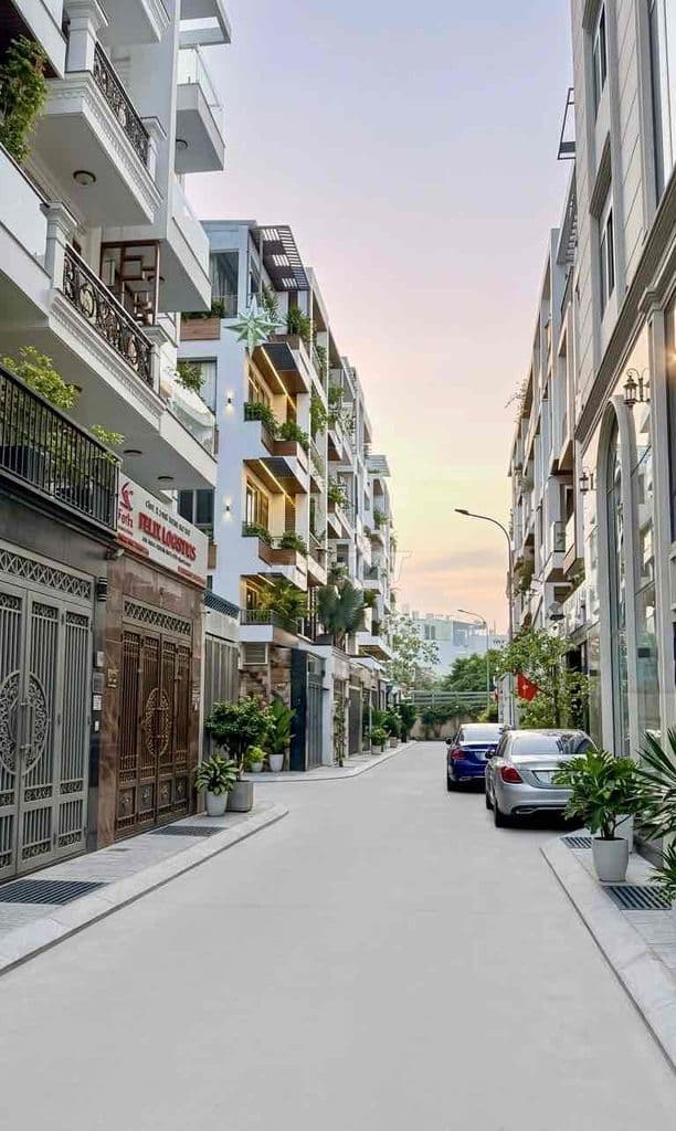Khu nội bộ VIP Nguyễn Tư Giản – nhà 5 tầng BTCT giá 10 tỷ nhỉnh