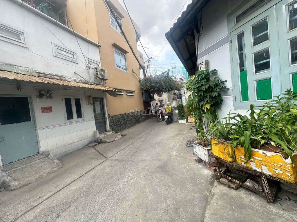NHÀ 3 TẦNG DƯƠNG THỊ MƯỜI 90M²