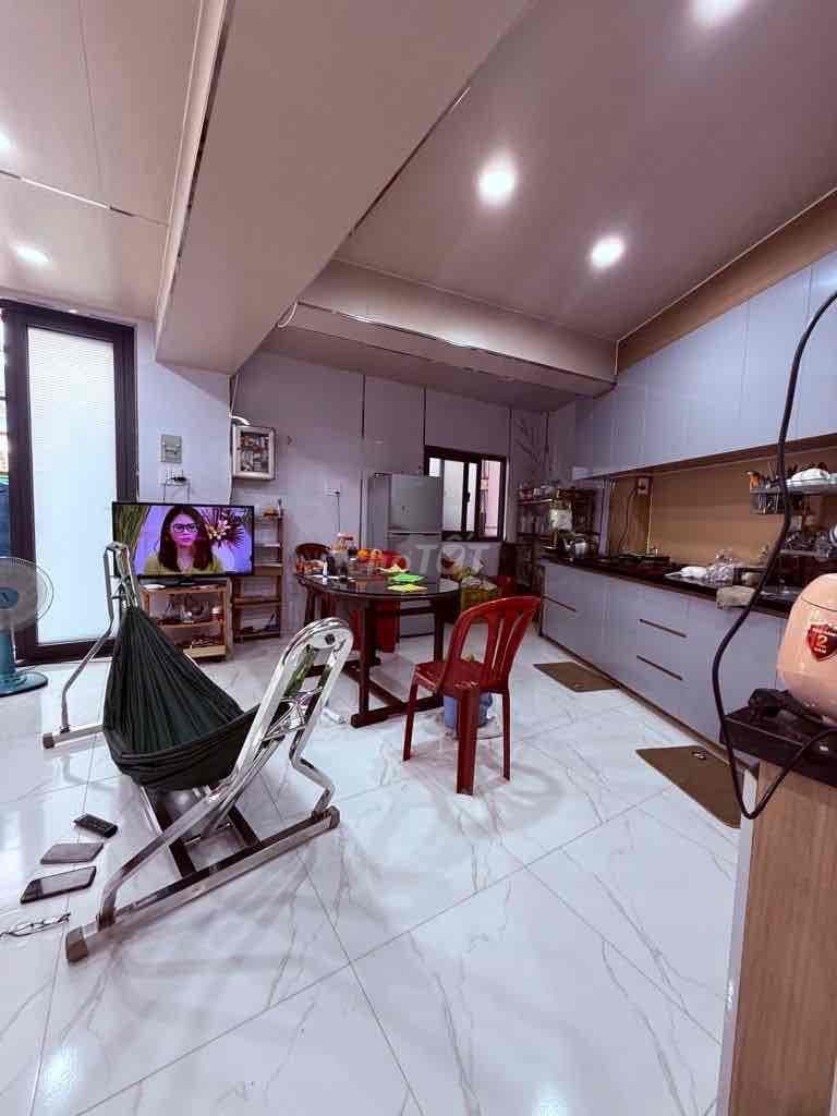 BÁN NHÀ TÂN HOÀ ĐÔNG, NGANG 8M, 70m2, HẺM XE HƠi THÔNG, SỔ HỒNG RIÊNG - Ảnh 3