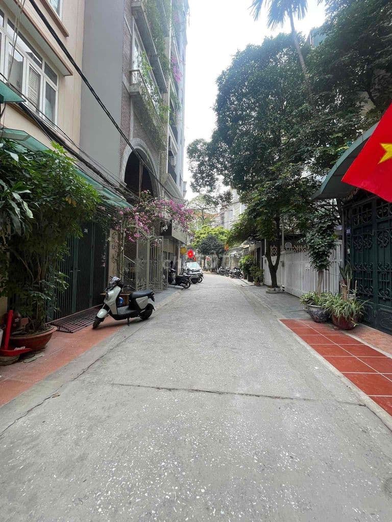 Bán toà CHDV 9 tầng có hầm,90m,Đội Cấn,Ba Đình,oto tránh,40 tỷ