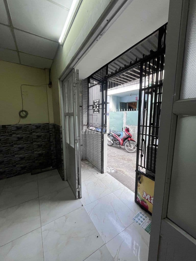 Nhà 40m2 trệt lầu ngay ngã 4 Tô Ngọc Vân- Phạm Văn Đồng giá 2,65 tỷ - Ảnh 2