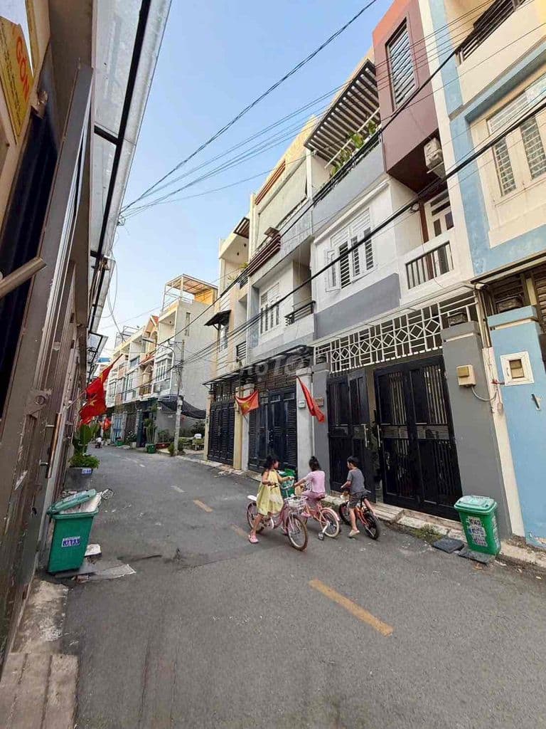 NHÀ 3 TẦNG FULL NỘI THẤT - KHU ĐỒNG BỘ NGAY UỶ BAN PHƯỜNG HIỆP BÌNH - Ảnh 2