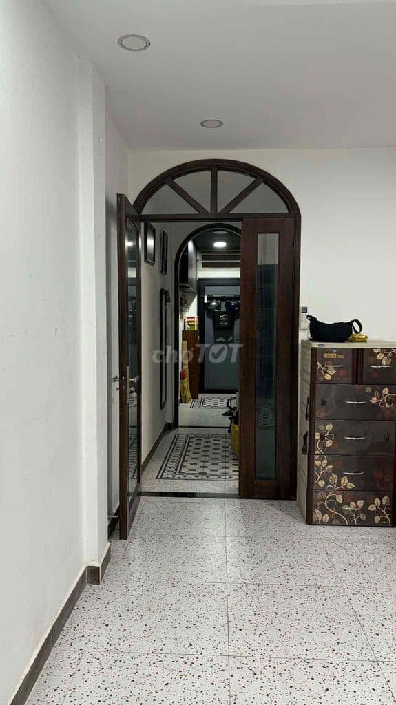Chung Cư Bàu Cát Lầu 2, 46 m2, sổ hồng lâu dài, Nội thất cao cấp - Ảnh 2