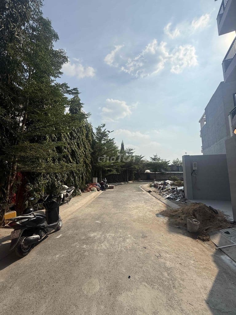 BÁN NHÀ 4 LẦU CÁCH PVĐ 100M, TẶNG NỘI THẤT CAO CẤP, SÁT TÔ NGỌC VÂN - Ảnh 2