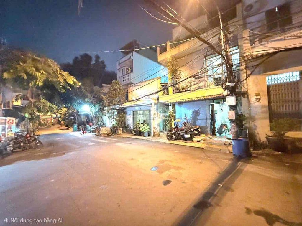 Bán nhà 2 lầu đúc sổ chung giá rẻ nhất khu vực quận 7