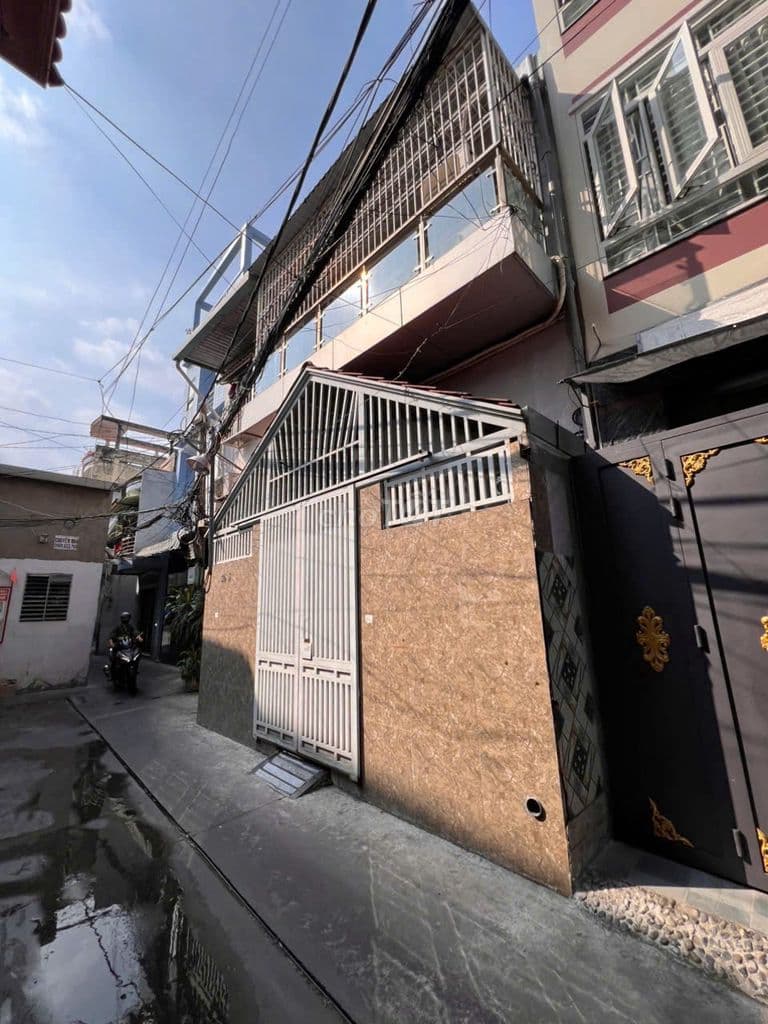 DT : 5 x 12m. Hẽm 4m đường 100 Bình Thới. Gần Vòng Xoay Lê Dại HÀnh