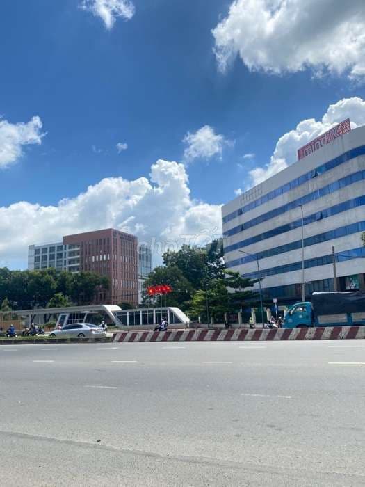 BÁN NHÀ PHƯỜNG TRUNG MỸ TÂY DT 130M2 ĐƯỜNG TÔ KÝ ĐỐI DIỆN CÔNG VIÊN