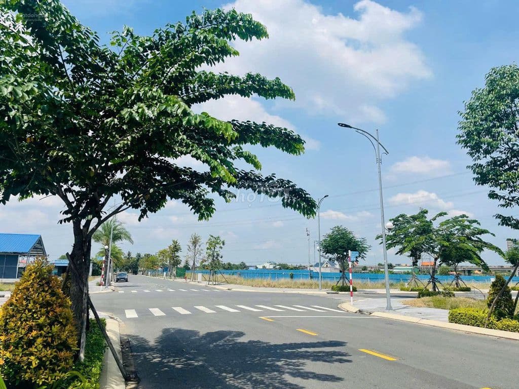 Bán đất nền - Sở hữu vị trí vàng tại Quận 2 - 100m2 - Giá 45 triệu/m2 - Ảnh 2