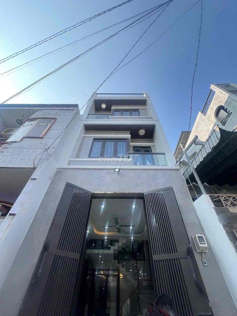 BÁN NHÀ ĐẸP – FULL NỘI THẤT CAO CẤP – GẦN CHỢ BÌNH CHÁNH 🏡