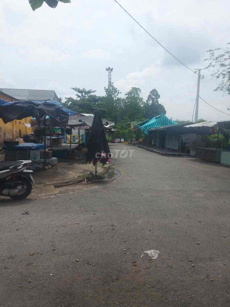 Mặt tiền chợ Phạm Văn Cội