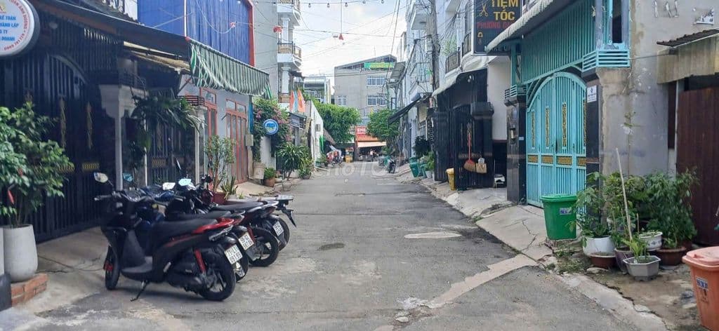 hơn 5 tỷ - Nhà Q12, đường 6m, có lề, oto đỗ, ngang 4x13m, Khu phân lô - Ảnh 2