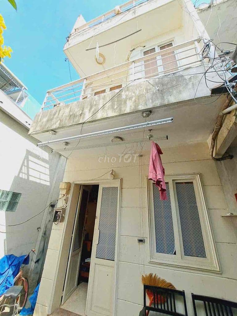3,5 TỶ - 🔥 3,3M x 11M 🔥 - NHÀ 3 TẦNG - GẦN VINCOM - EMART - CITILAND