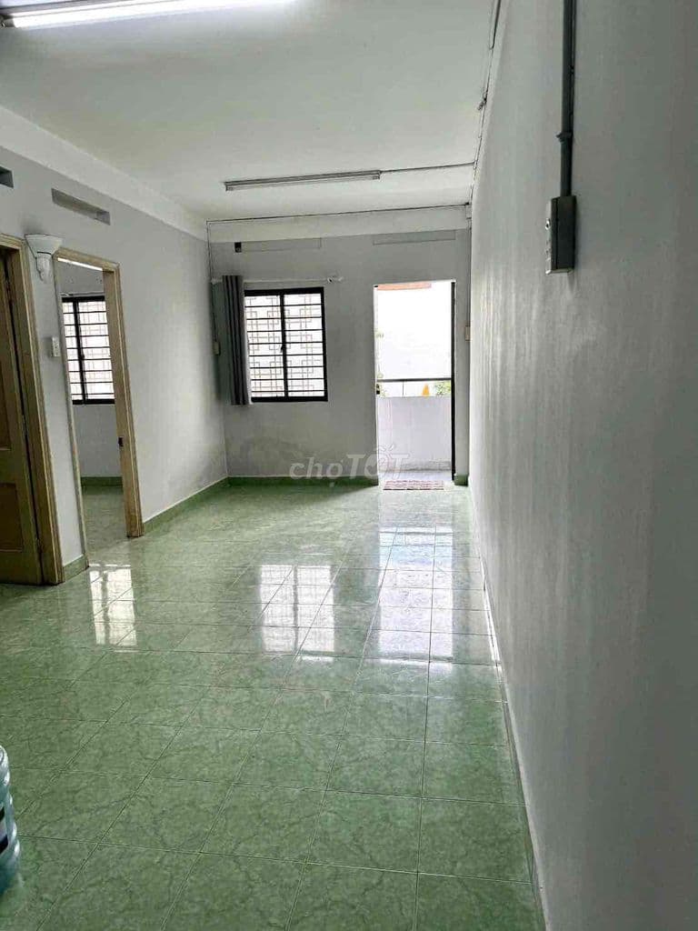 Bán căn hộ Bàu Cát 2, Thang bộ, 48m2 2PN-1WC nhà trống, có Sổ Hồng