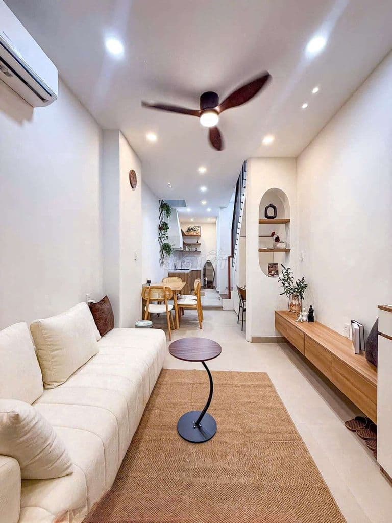 Nhà 3 tầng đầy đủ nội thất sát mặt tiền đường Phan Văn Trị p7 q5
