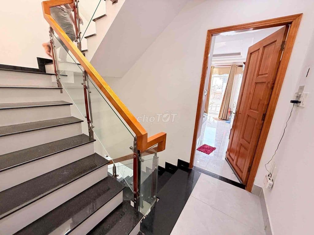 NHÀ MỚI CHỦ NHÀ GIẢM 400 TRIỆU CÒN 6.45 Tỉ - TÔ KÝ 300m QUẬN 12 - Ảnh 2