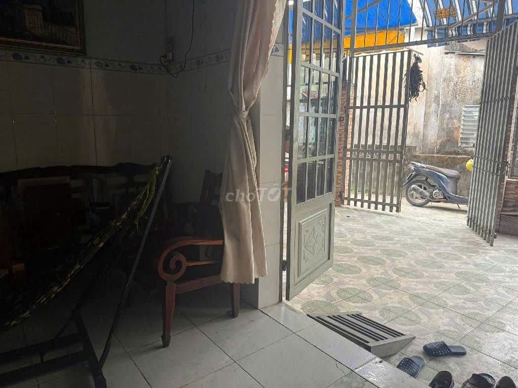 Chủ bán gấp 62m2 nhà sẵn sổ, công nhận đủ, nhà có sân lớn chỉ 3 tỷ 100 - Ảnh 2