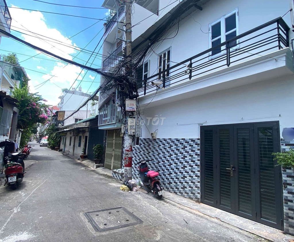 Hẻm xe tải , gần chợ Phạm V Bạch, 28m2, tiện kinh doanh, chỉ 4,25 tỷ