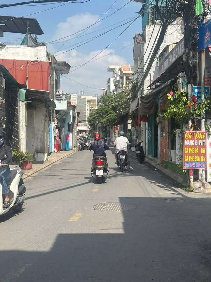 Bán nhà hẻm kinh doanh 8m Lũy Bán Bích 4x17 , 2 tầng chỉ hơn 6 tỷ