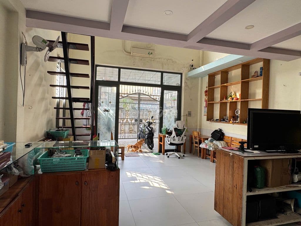 Nhà đẹp 5x10 vị trí 2 mặt hẻm ô tô ngay gần Đường 3 Phước Bình 5,86 tỷ - Ảnh 3