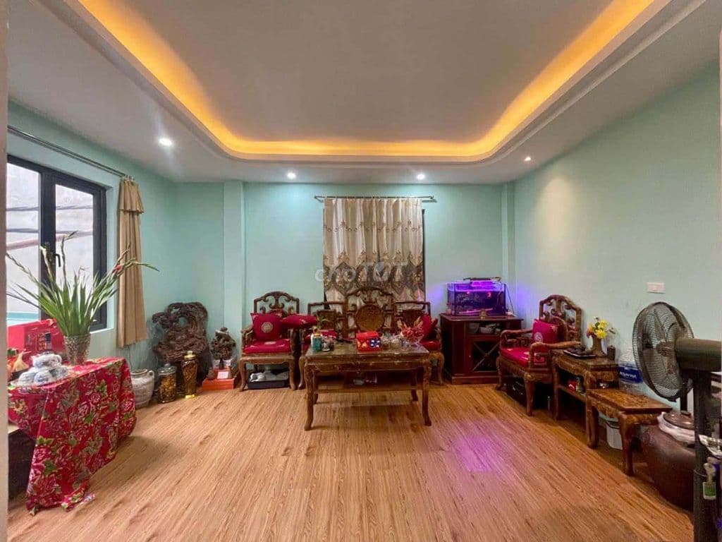 Nhà Đống Đa, Trung Phụng