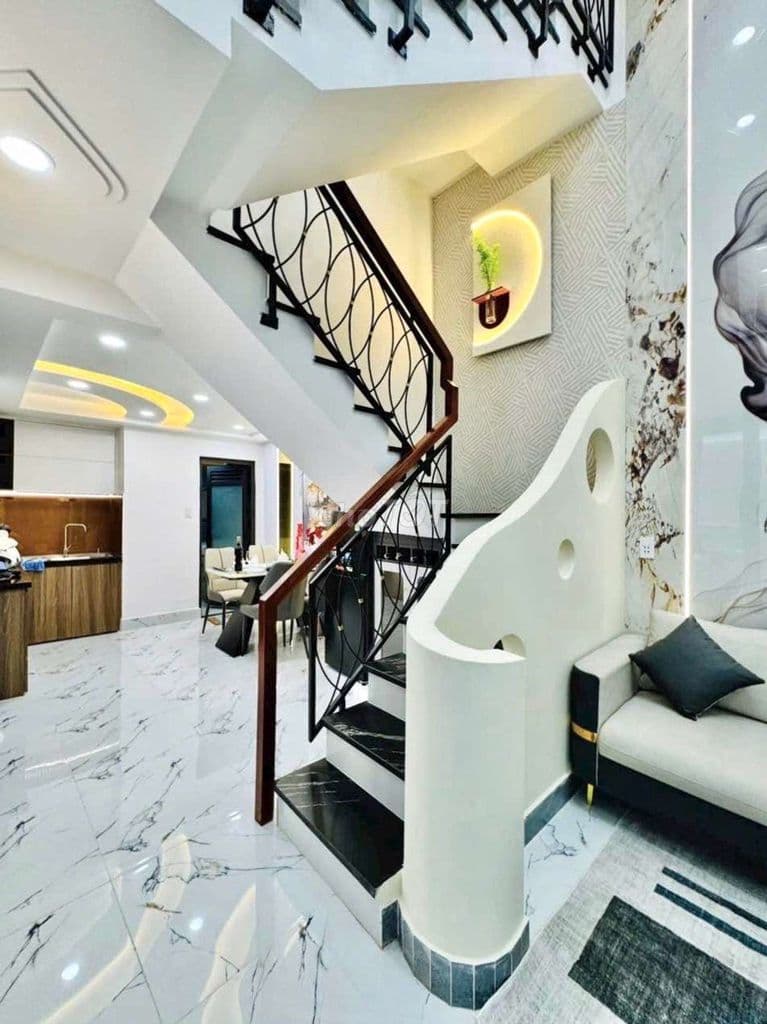 BÁN NHÀ PHÚ NHUẬN -KHU ĐƯỜNG HOA SA HOA , QUA QUẬN NHỨT CHỈ 1 CÂY CẦU. - Ảnh 2