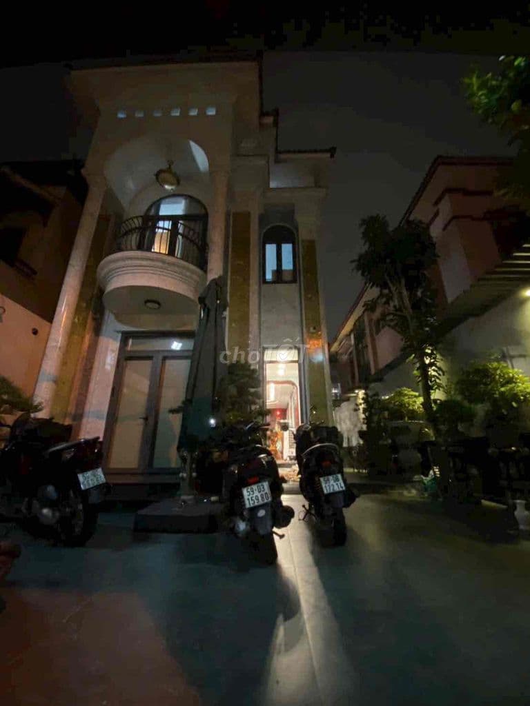 Biệt thự siêu đẹp MTĐNB khu tên lửa. 8x21m , 1lầu giá tốt 23.8tỷ - Ảnh 3