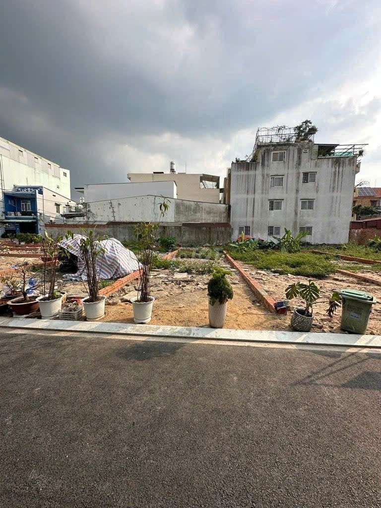 QUÁ HIẾM-ĐẤT RỘNG HẺM TO-GIÁ TỐT-BÁN LÔ ĐẤT HXH 6M-PHAN VĂN HỚN Q.12 - Ảnh 2