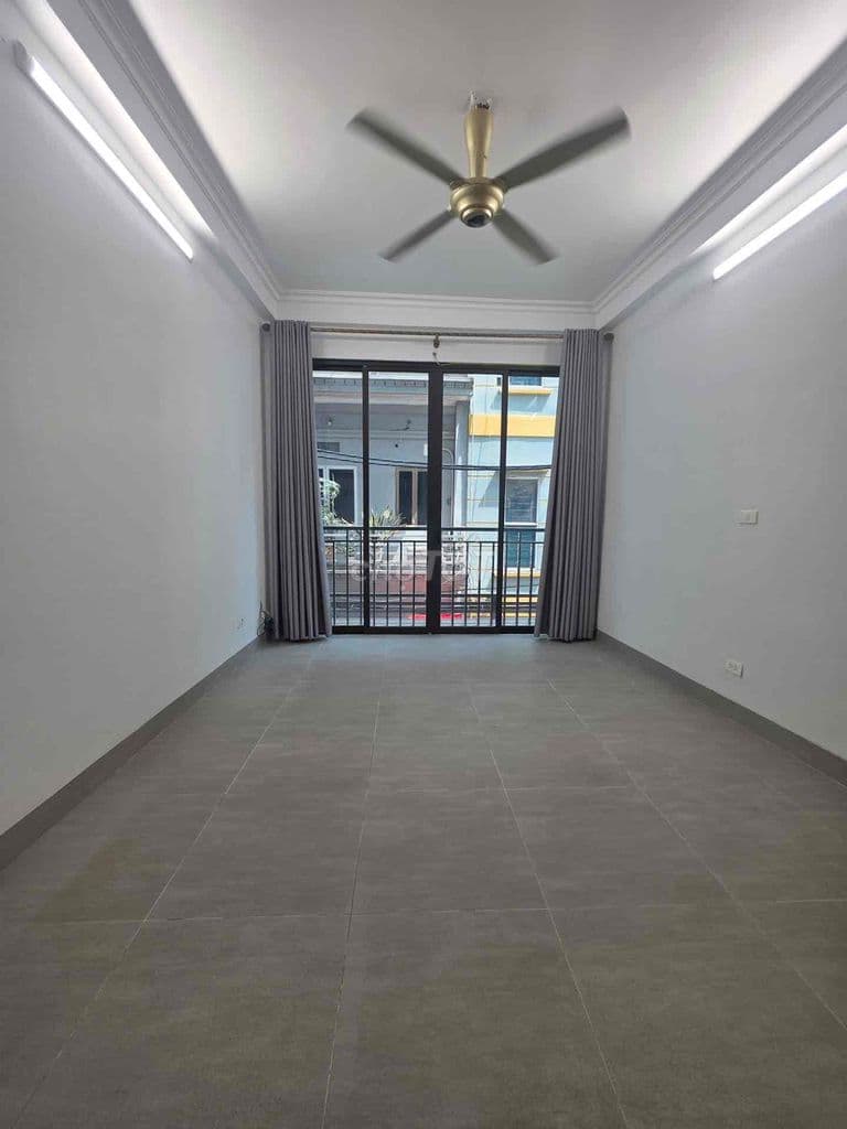 NHÀ 5 TẦNG PHƯỜNG VIỆT HƯNG – Ô TÔ ĐỖ CỬA – NGÕ THÔNG – Ở NGAY - Ảnh 2