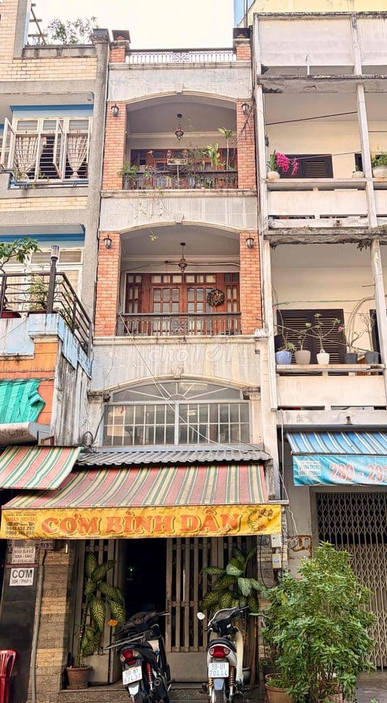 Chính chủ bán nhà Mặt Tiền 287 Trần Nhân Tôn Phường 2 Quận 10