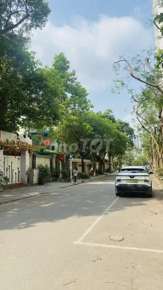 bán nhà 7 tầng Nghĩa Đô thang máy gara ô tô