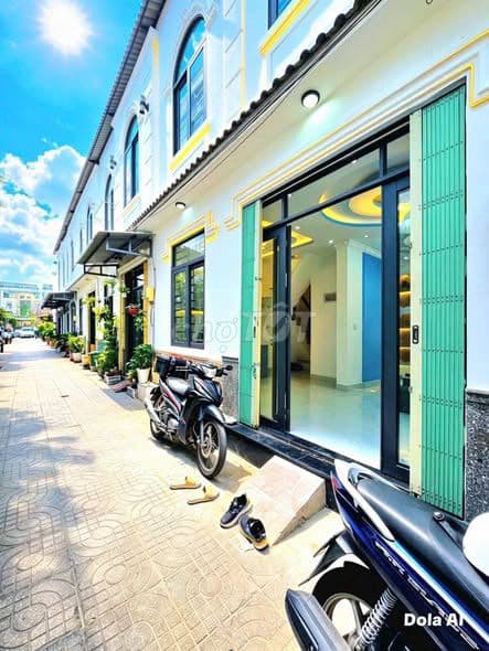 bán nhà 2 tầng hẻm xe hơi Nhà Bè giá thương lượng