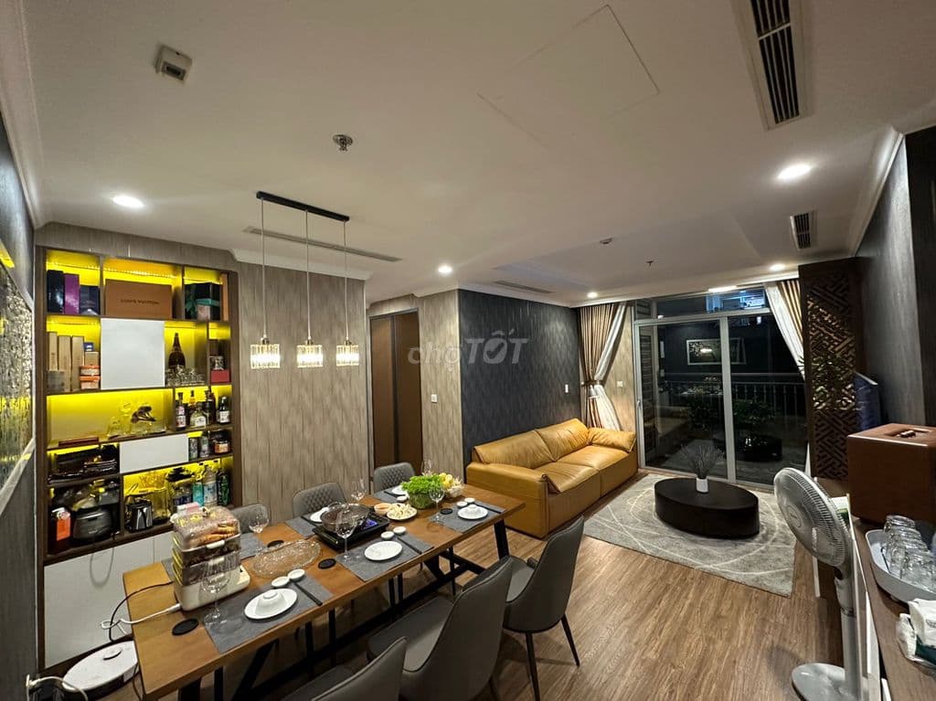 Chính chủ bán căn góc 2pn2wc full nt cc L2 Vinhomes Central Park