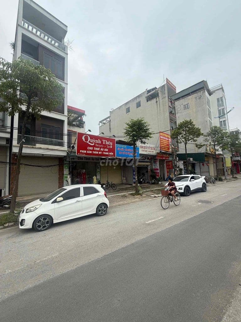 BÁN NHÀ MẶT QL6A, THỊ TRẤN CHÚC SƠN, CHƯƠNG MỸ - 102,1M2 - NHÀ 5 TẦNG
