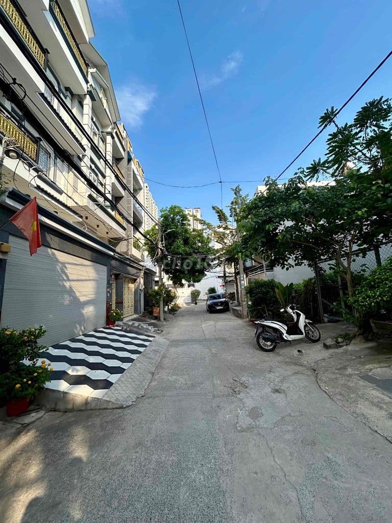 BÁN ĐẤT MT RA HOÀNG QUỐC VIỆT NGANG 5x16m KDC ĐỒNG BỘ GIẢM GIÁ 8,6TỶ