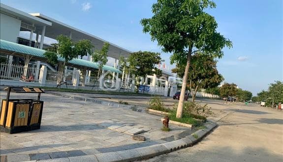 Chính chủ cần bán Khu đô thị Golden Hills khu A4. Giá chỉ 3 tỷ 500. Đường 7,5m. Sổ hồng đầy đủ