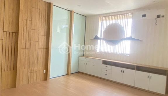 Cho thuê mb 2 tầng trống suốt trung tâm hải châu ! Bề ngang #12m