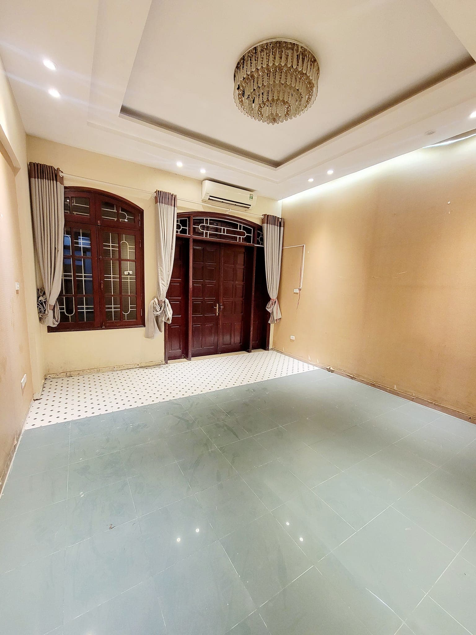 Bán nhà mặt phố Đ. Giang Văn Minh, P. Kim Mã, Q. Ba Đình, Tp. Hà Nội - Ảnh 2