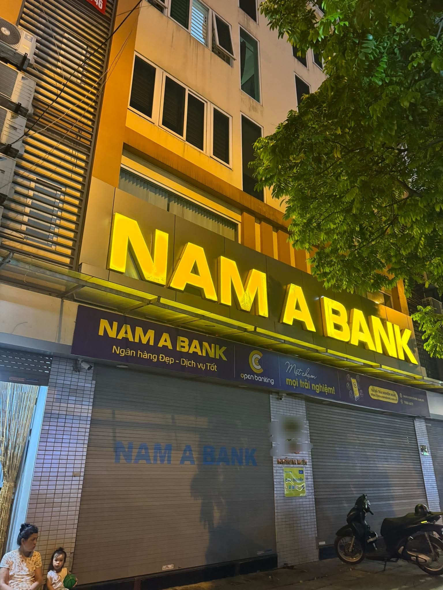 Cho thuê nhà mặt phố Đ. Nguyễn Văn Huyên, P. Nghĩa Đô, Q. Cầu Giấy, Tp. Hà Nội